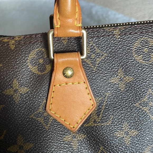 Authentic Louis Vuitton Speedy 30 - Picture 7 of 16